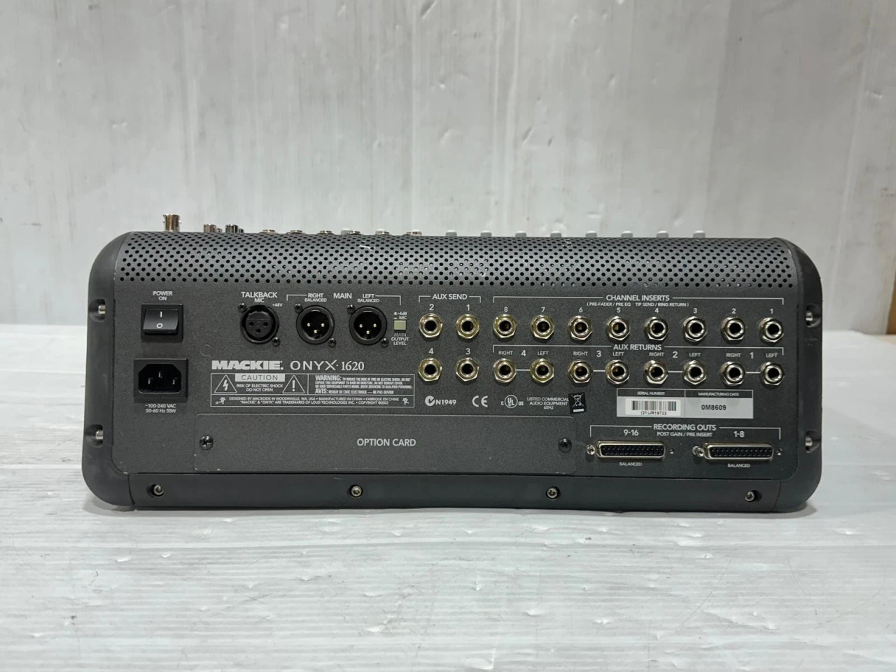 Mackie Onyx 1620 16-Channel Analog Mixer -7008c (One) - True Heart