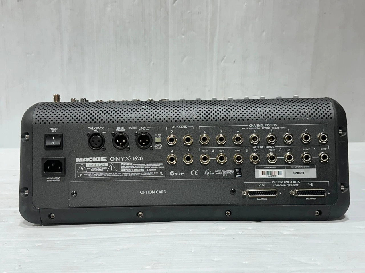 MACKIE ONYX 1620（ジャンク） Used Mackie ONYX1620 WITH FIREWIRE I/O OPTION CARD Unpowered Mixer