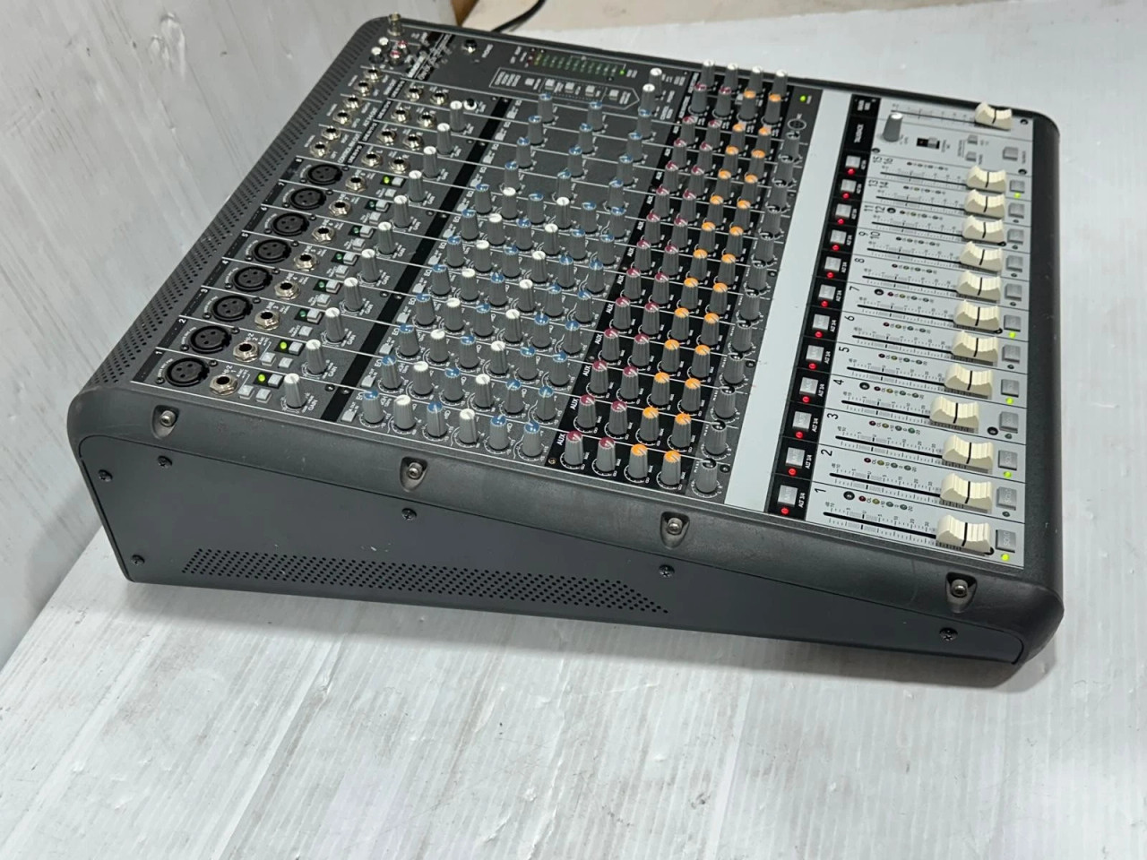Mackie Onyx 1620 16-Channel Analog Mixer -7008c (One) - True Heart