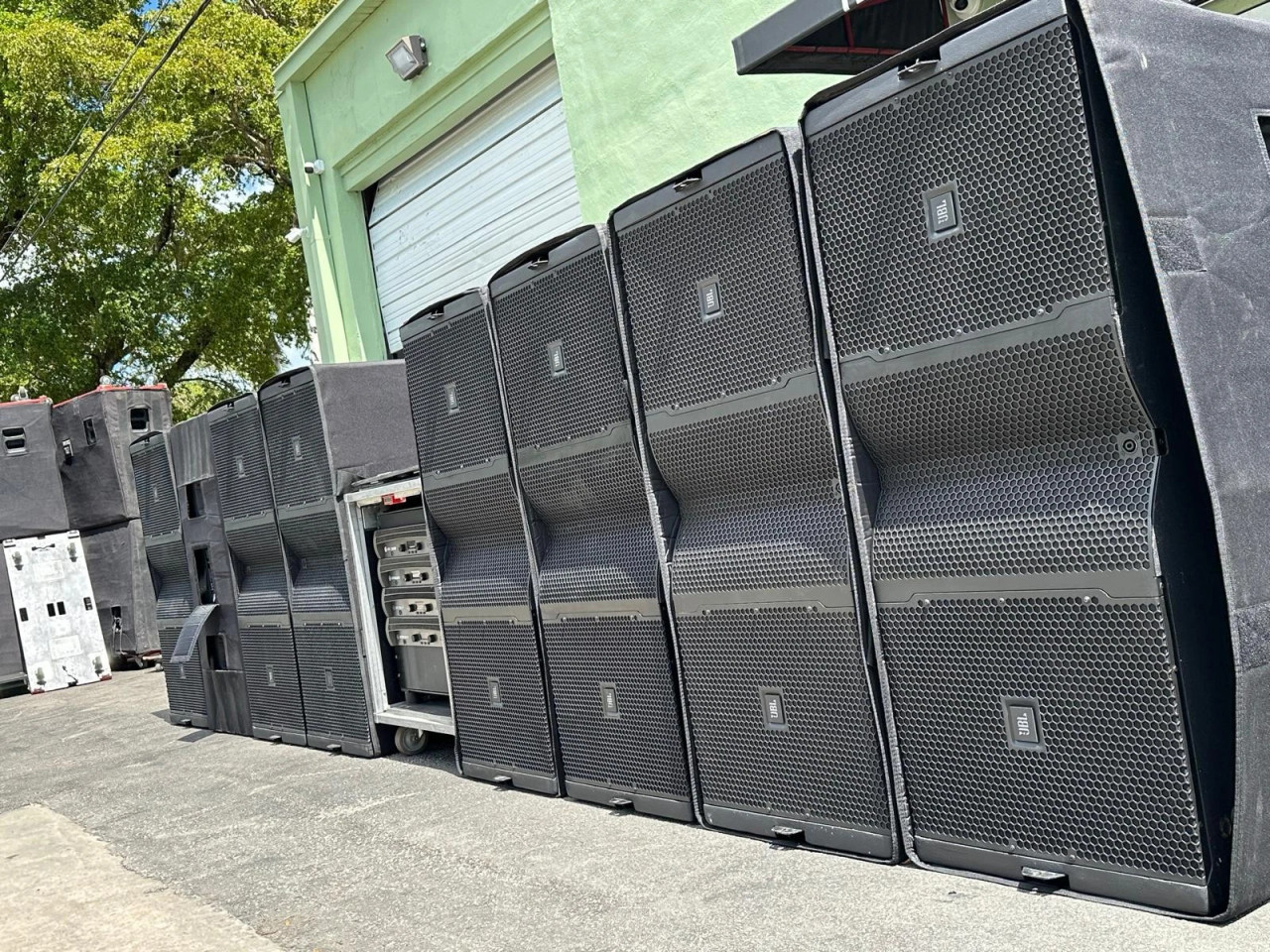 8) JBL VTX G28 Dual 18