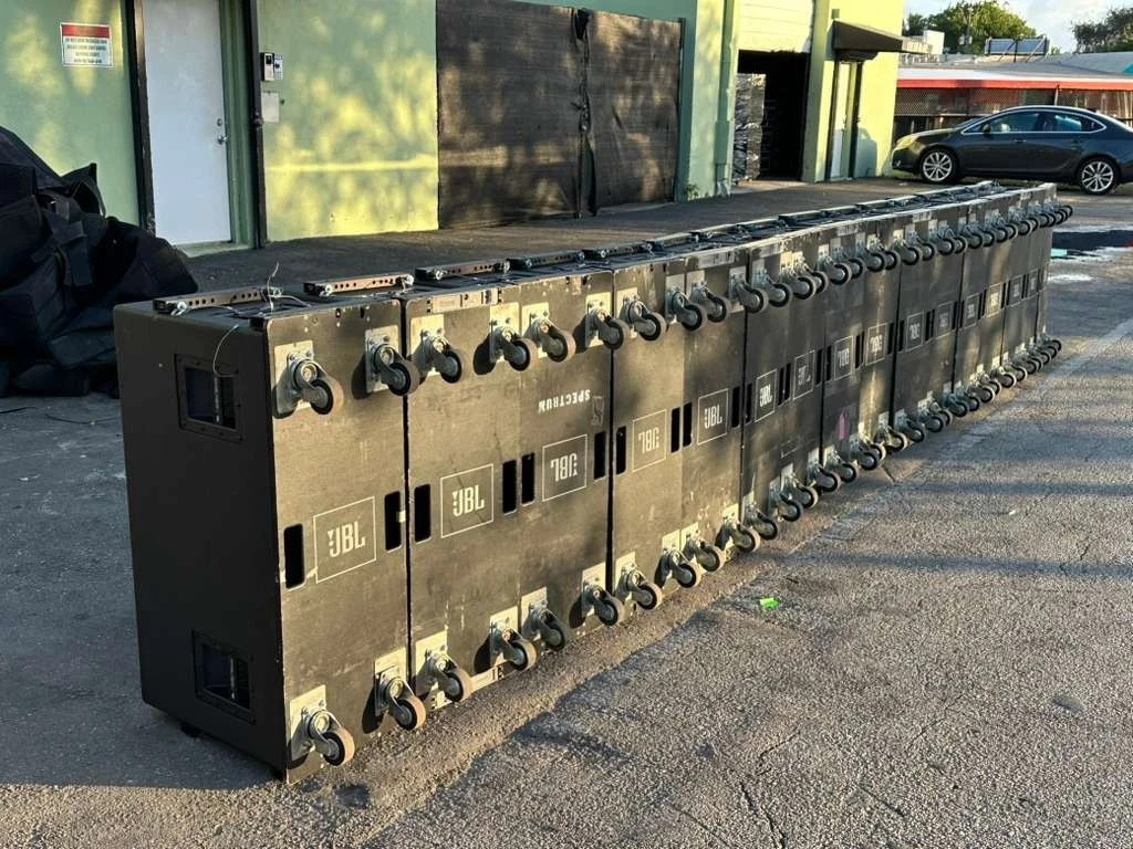 JBL Vertec VT4888 Tri-Amplified 3-Way Line Array Speaker W/Cover (LOT ...