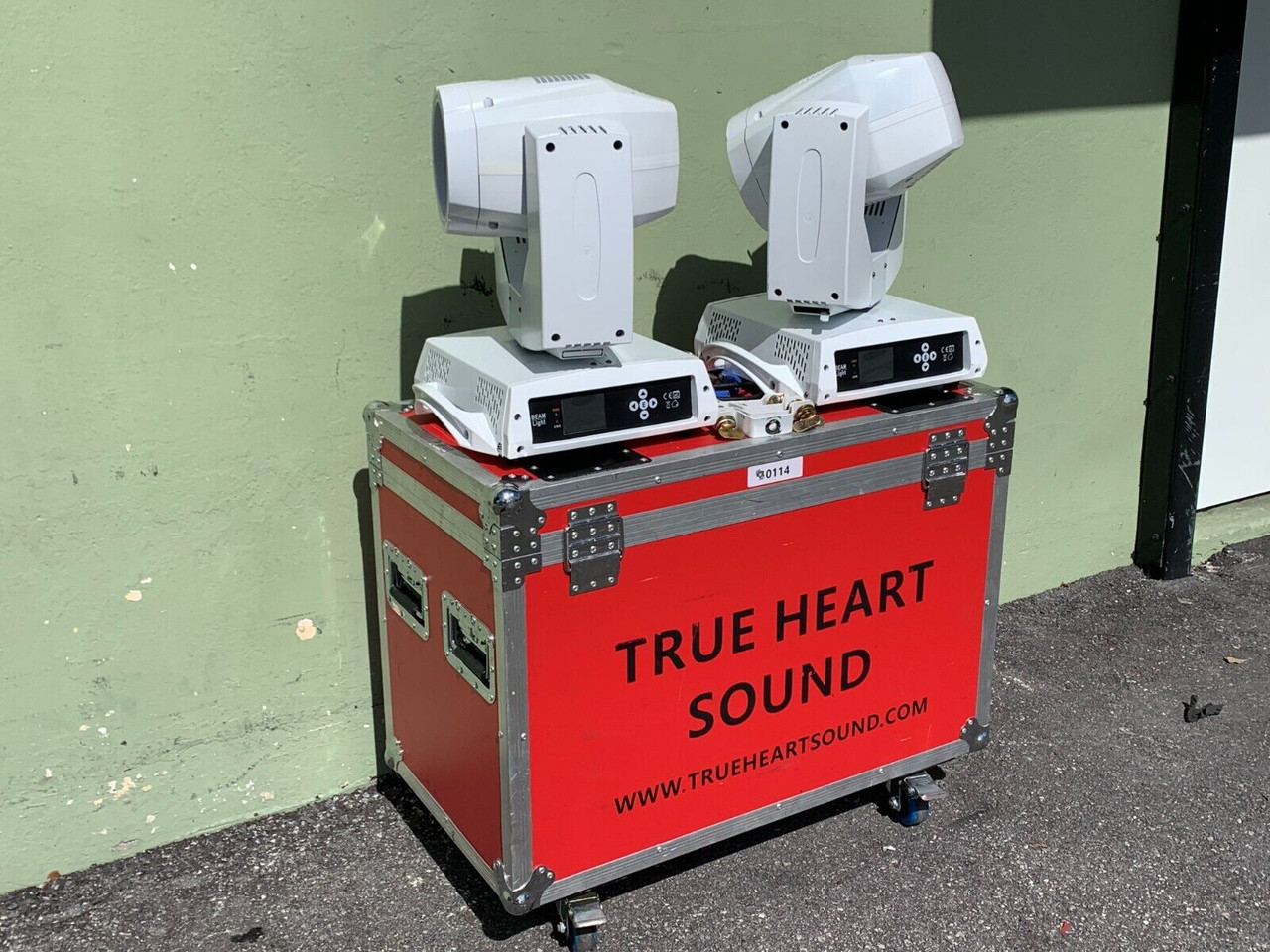 7R 230W Moving Head Beam W/Road Case -0114 (Pair) - True Heart Sound