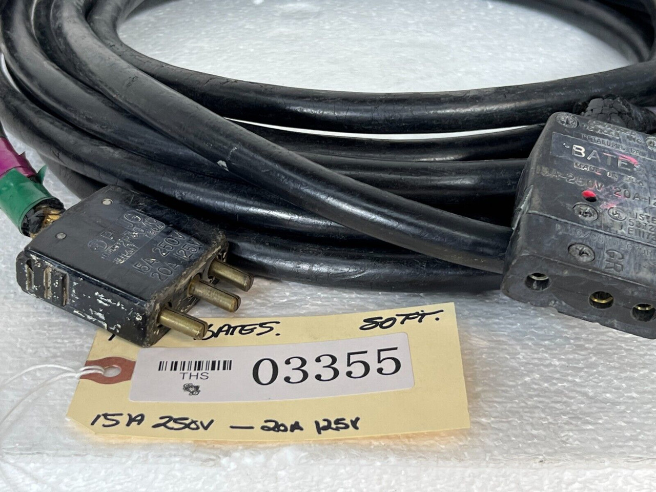 Bates Stage Connecteur mâle 3 broches vers fiche 6' C13 15A-250V 20A