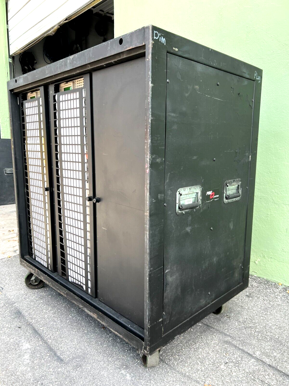 96 Dimmer Rack ETC Sensor 96X 2.4K 400A 4-Patch Rgn PT Dimmer Rack -11 -32 (One ...