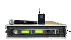 Shure UR4D H4 Package W/Case -1100 (One) Shure UR4D H4 Package W/Case -1100 (One)