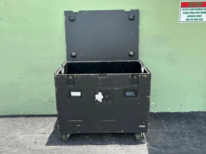 Speaker Case/Trunk On Wheels -495 (One) Speaker Case/Trunk On Wheels -495 (One)