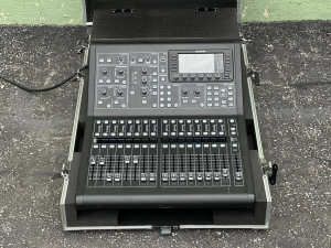 Midas M32R Digital Console W/ Case -4106 (One)