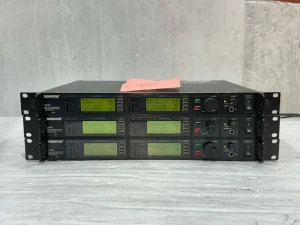 SHURE UR4D L3 638-698 MHZ DUAL WIRELESS RECEIVER #5020 (FOR ONE ONLY)