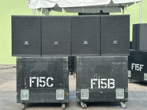 JBL VTX F15 15-inch Bi-Amplified 2-Way Loudspeakers W/ Case (LOT OF 4)