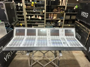 SOUNDCRAFT VI6 DIGITAL CONSOLE #AV6894 (ONE)