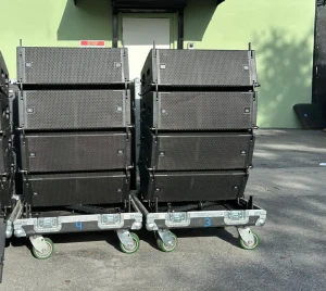 (4) JBL VTX A6 Dual 6.5-Inch Line Array W/ (1) Fly Frame (1) CASE