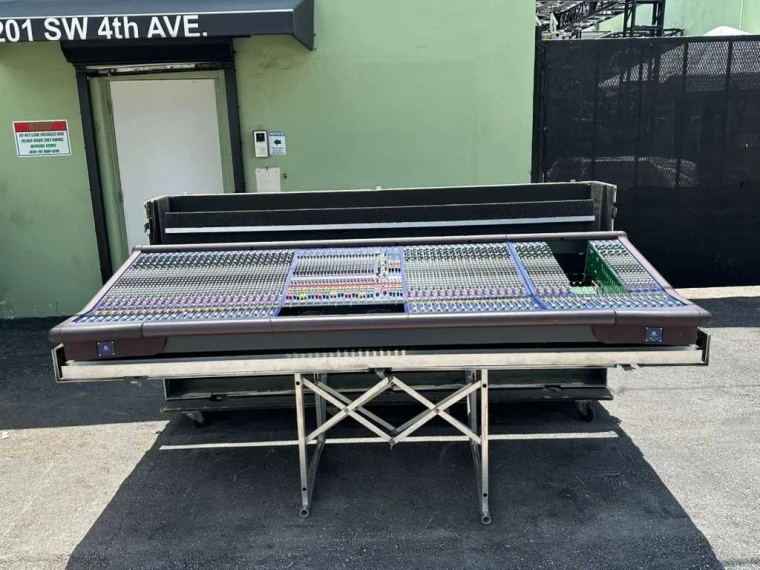 Midas Heritage 3000 48ch Mixing Console W/Case(FOR PARTS ONLY) (One)
