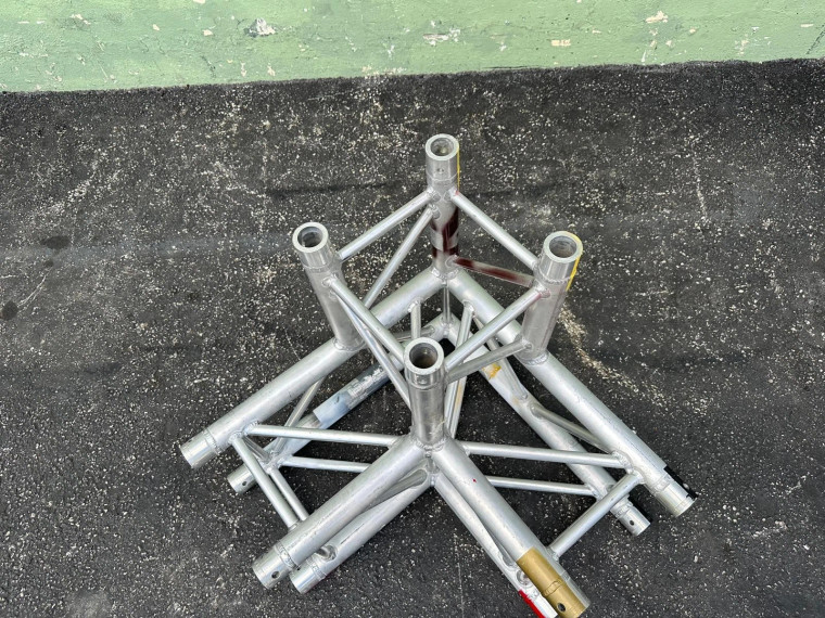 Total Structures custom Tlc212t T-style 3 way corner Truss #3234 #3265 (One)