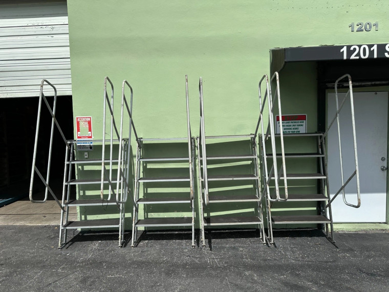 ProX XSQ-St5 Step Stairs With Rails For 40" High Stage -2974 (One)