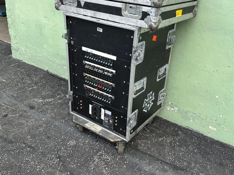 QUANTUM 250A SOCAPEX POWER DISTRO -4085 (One)