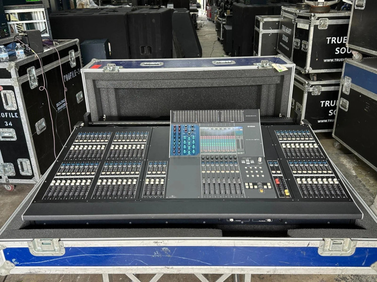 Yamaha M7CL-48CR DIgital Mixing Console W/ Case -7295 (One)
