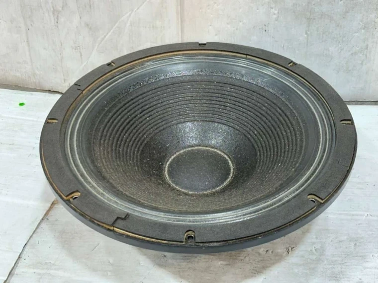 EAW LC-1814 18" Woofer #7002 (FOR PARTS/ NO RETURN)