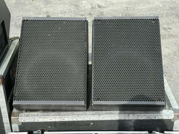 Meyer Sound UM-1P 12" Powered Stage Monitor Speaker (PAIR) w/ Road Case.T.H.S