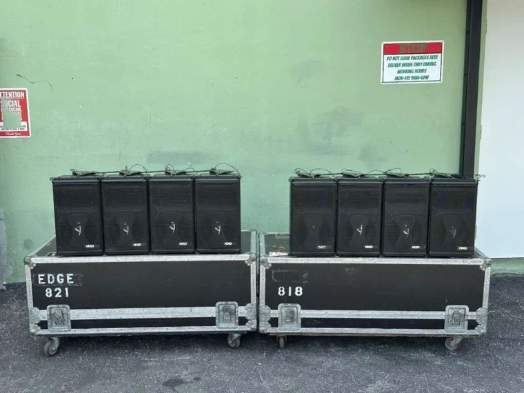 (4) Nexo Geo S805 Vertical Passive Line-Array speaker W/ Case