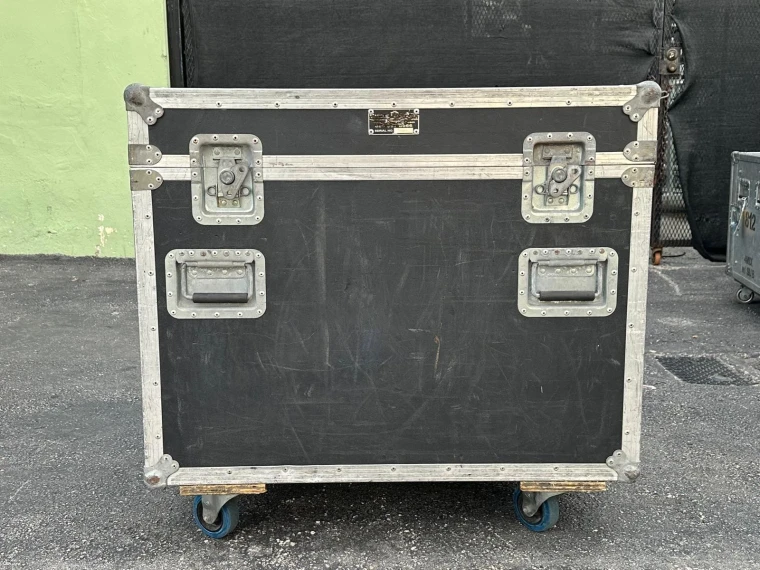 Unbranded Large Trunk Case on Wheels (One)THS