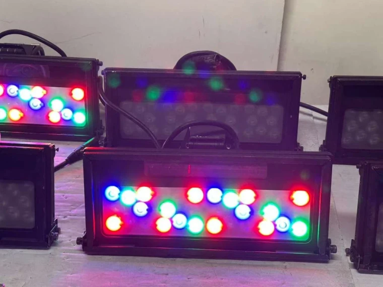 (11) Philips Color Kinetics ColorBlast TRX RGBAW LED Wash Light w/ Clamp #1663-A
