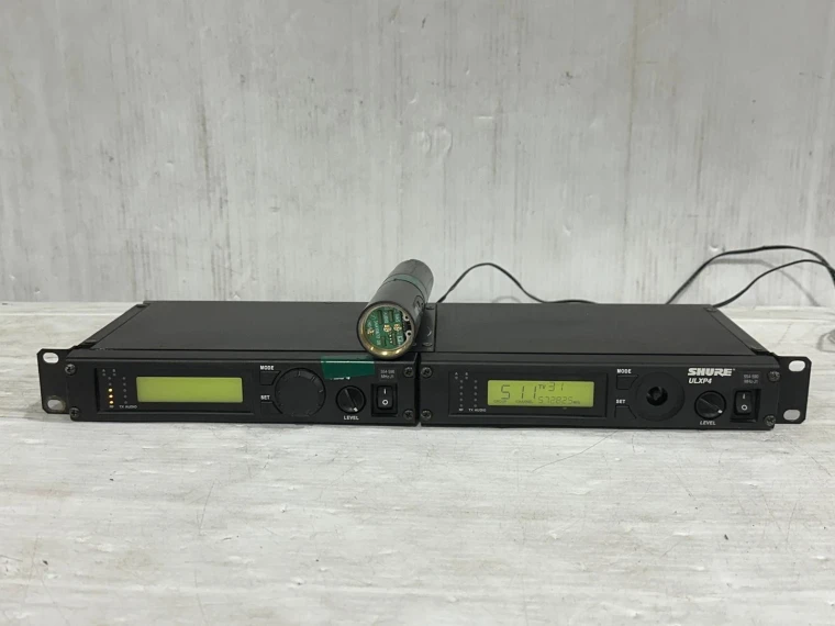 SHURE ULXP4 554-590MHZ RECEIVER W/ 1) ULX2J1 MIC PACKAGE #5156 (One)