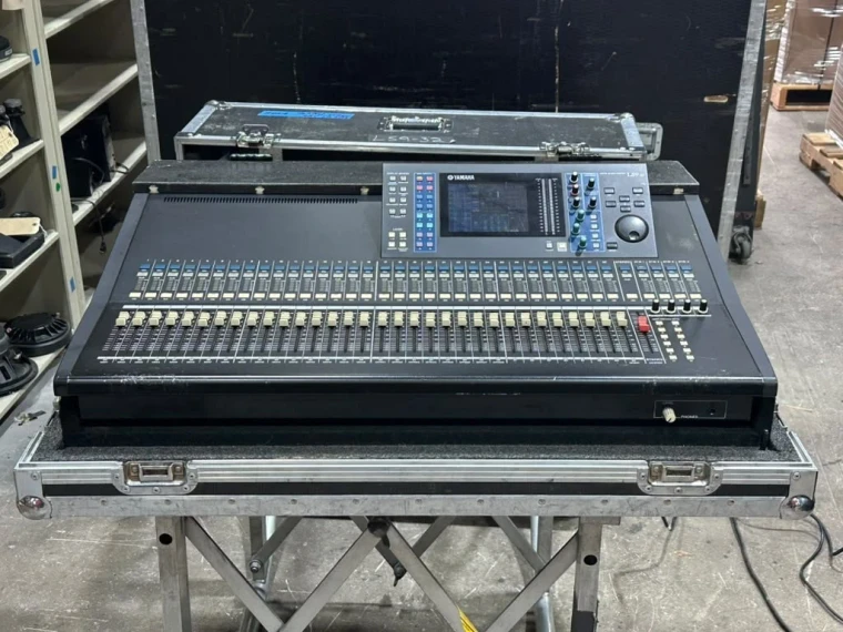 YAMAHA LS9-32 32-Channel Digital Mixing Console Live Sound Mixer (ONE)