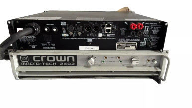 Crown社のパワーアンプ「Macro-Tech 2400」　　2台セット Crown Macro-Tech 2400 2-Channel Power Amplifier with FX