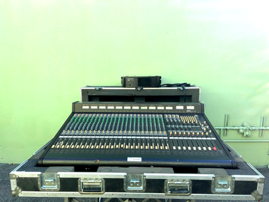 Yamaha PM1800A-24 PW1800 Mixing Console W/PSU & Wheeled Hard Case