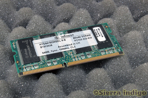 Infineon HYS64V8220GDL-8-B 64MB Memory RAM PC100-222-620 CL2