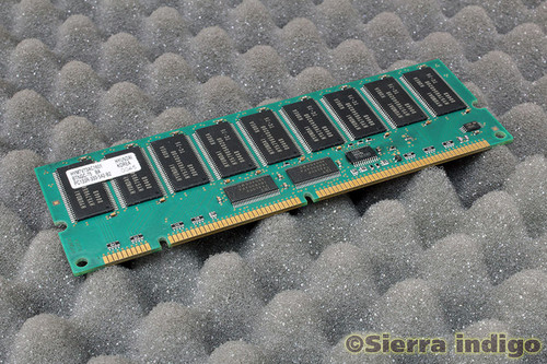 Hyundai HYM7V73AC1601 BTNGC-75 128MB Memory RAM PC133R-333-542-B2