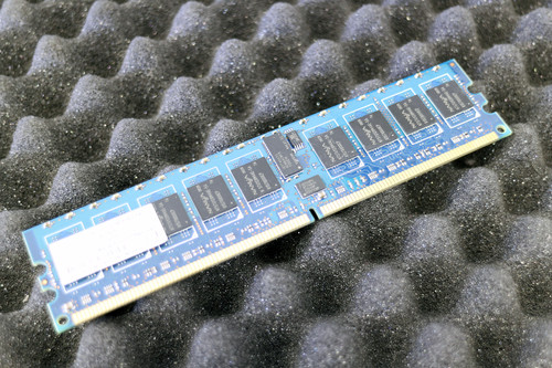 Nanya NT1GT72U4PA0BV-5A PC2-3200R-333-12-H1 1GB Server Memory RAM