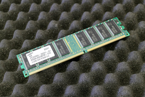Samsung M368L6523BTM-CCC PC3200U-30331-A1 512MB Memory RAM