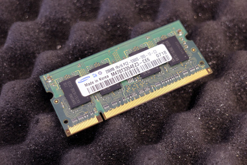 Samsung M470T3354EZ3-CE6 256MB PC2-5300S-555-12-C3 DDR2-RAM SO-DIMM