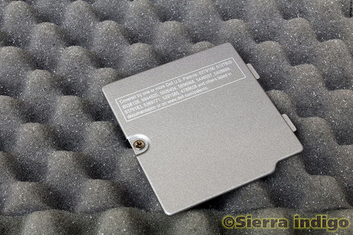 Dell Latitude D505 Laptop Mini-PCI Cover U2985