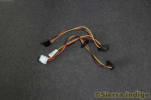 Fujitsu Esprimo E420 E85+ SATA Power Cable T26139-Y4012-V499-01