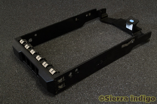 Dell Y446J 0Y446J SAS Non-Hot Plug Hard Drive Caddy