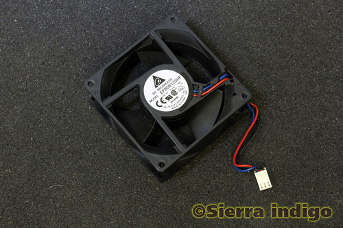 Delta EFB0812SHF-F00 80x80x32mm Case Fan 3-Pin 3-Wire