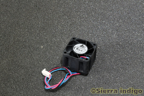 Delta FFB0412VHN-BF00 40mm x 40mm x 28mm 3-Pin 3-Wire DC 12V 0.24A
