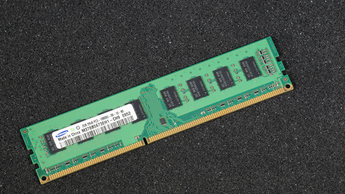 Samsung M378B5673EH1-CH9 PC3-10600U-09-10-B0 2GB Memory RAM DDR3-1333MHz
