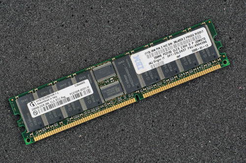 Infineon HYS72D32501HR-7-C PC2100R-20331-M 256MB Server Memory RAM