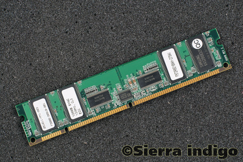 SimpleTech F572R8E16M4H-D75AV 128MB SYNC 133MGZ CL3 ECC Server Memory RAM