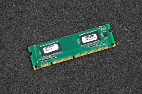 Hyundai GMMS732820 Cisco 15-2850-01 32MB EDO DIMM Memory