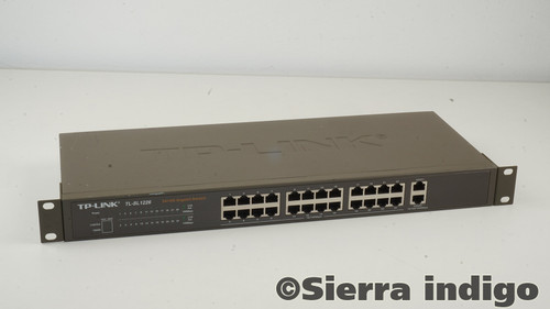 TP-Link TLSL1226 24-Port switch with 2xGigabit Ports