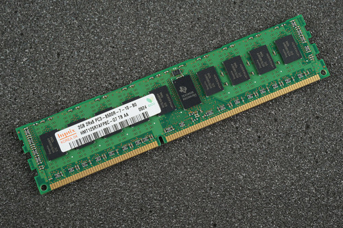 Hynix HMT125R7AFP8C-G7 PC3-8500R-7-10-B0 2GB Server Memory RAM