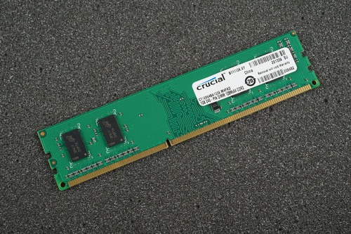 Crucial CT12864BA1339 1GB DDR3-1600U Memory RAM