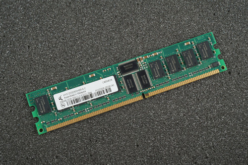 Qimonda HYS72D32300HBR-6-C PC2700R-25330-A0 256MB Server Memory RAM