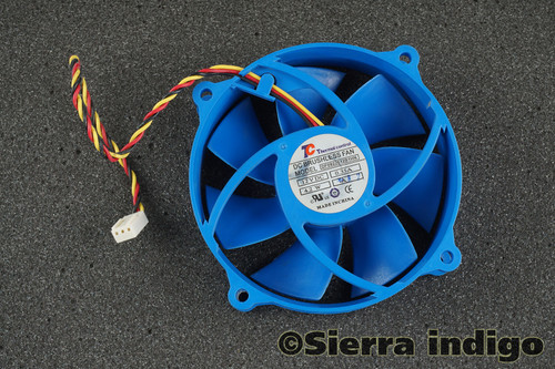 Foxconn Thermal Control DF0922512B1HN FAN 3-Pin 3-Wire