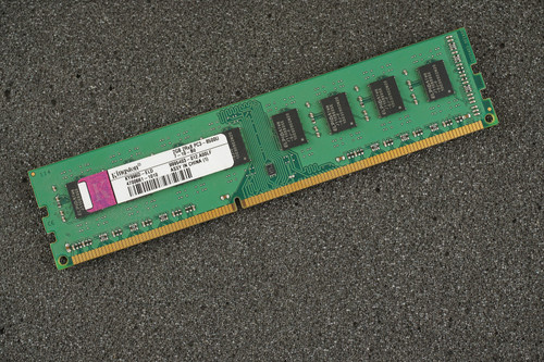 Kingston KY996D-ELD PC3-8500U 2GB Memory RAM DDR3-1066MHz