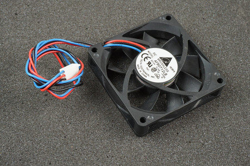 Delta AFB0712LB-P32L 70mm x 15mm DC12V 0.14A 3-Pin 3-Wire Fan